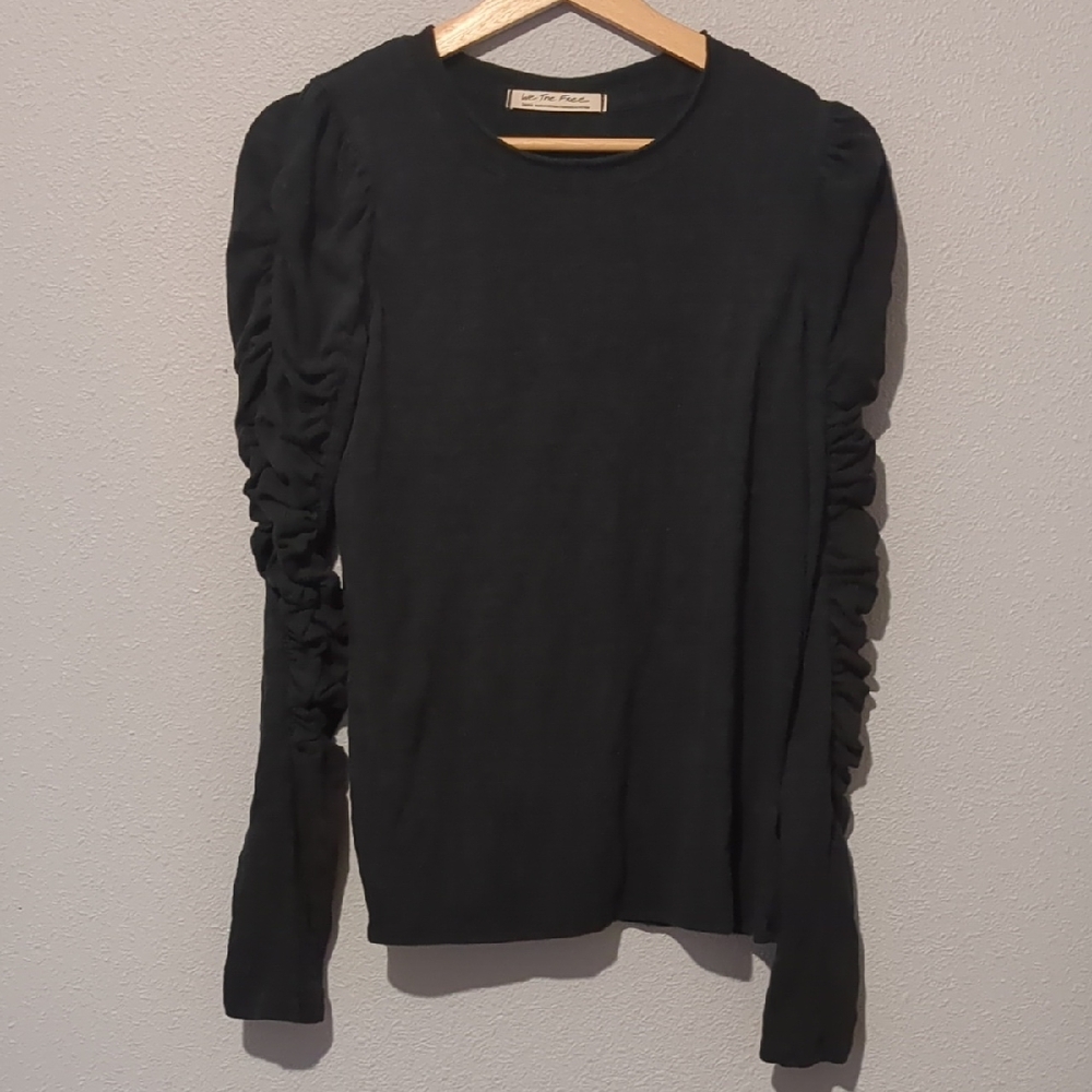 Elegant Black Ruched Sleeve Top